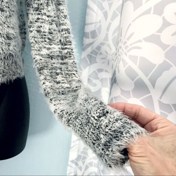 Express Mock Neck Fuzzy Cropped Sweater Size XS - Picture 5 of 11